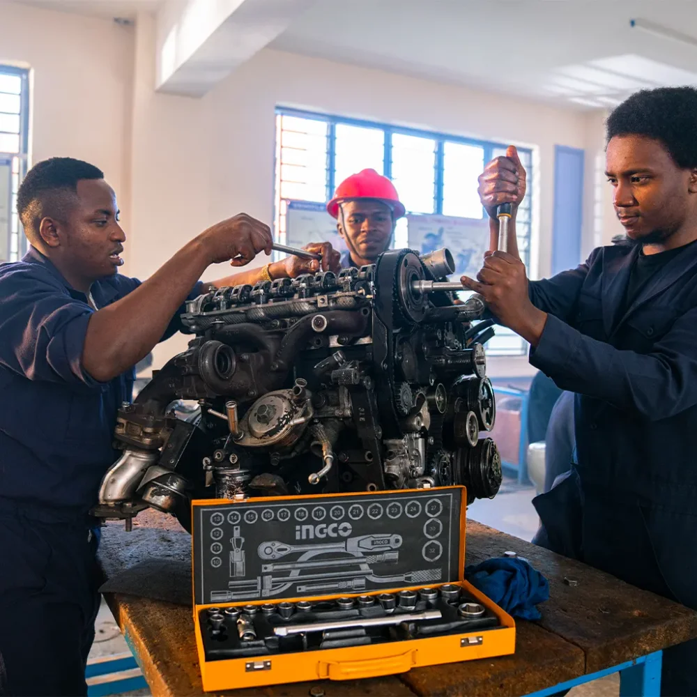 Automotive Technician - Level 5 (CDACC)